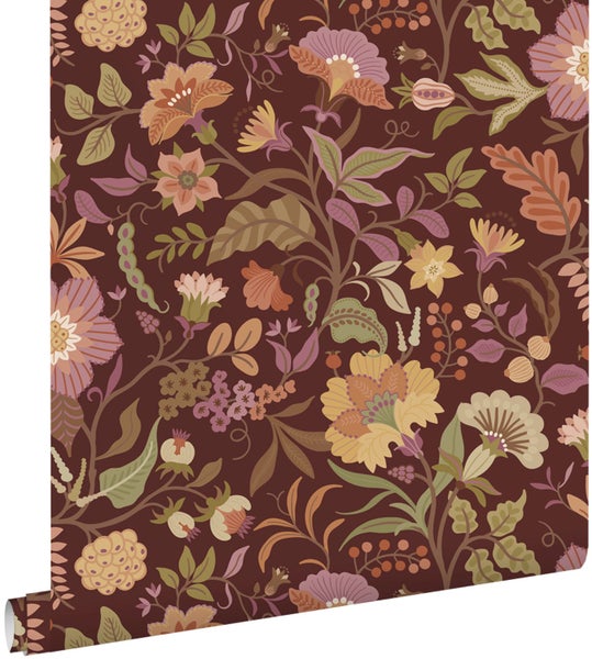 Tapete mit floralem Muster, verschiedenen Blumen und Blättern.
