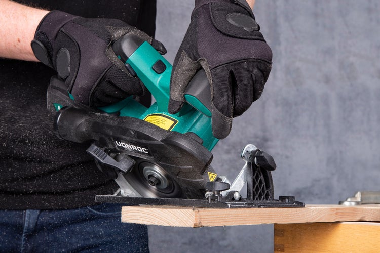 VONROC Akku-Kreissäge Power 20V, Komplettset mit 1x 4.0Ah Akku, Schnellladegerät, Sägeblatt, Parallelführung und Aufbewahrungstasche