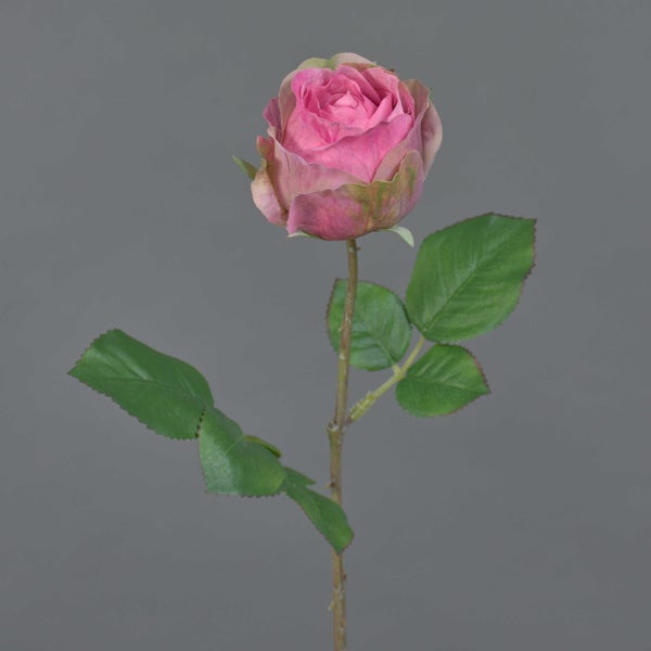 Künstliche Rose mit einer rosa Blüte und grünen Blättern am Stiel.