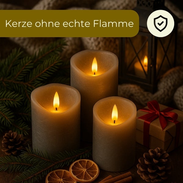 Set aus drei LED Stumpenkerzen mit Flammeneffekt in weihnachtlicher Dekoration mit Tannenzweigen und Geschenk.