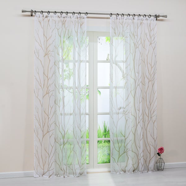 Fensterdekoration mit transparentem Vorhang mit Baumzweig-Muster und Gardinenstange