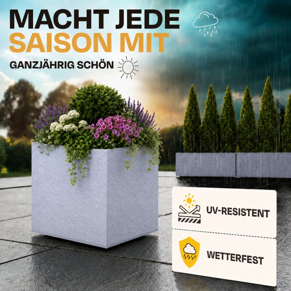 Quadratischer Pflanzkübel mit strukturierter Oberfläche, bepflanzt mit Blumen und Sträuchern, ganzjährig nutzbar, ultraviolettbeständig und wetterfest.