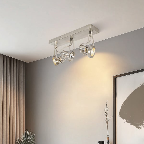 Deckenleuchte mit drei Strahlern