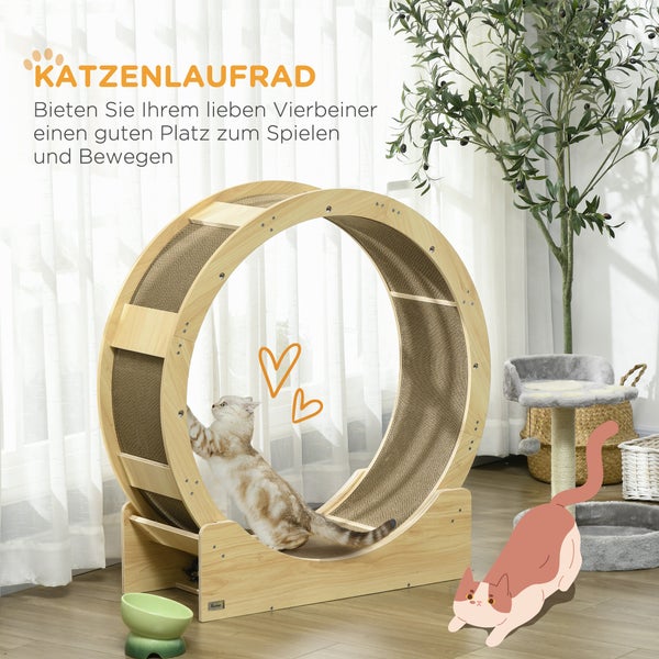 Modernes Katzenlaufrad aus Holz mit Kratzfläche, eine Katze spielt im Rad, in einem hellen, organisierten Wohnraum mit Zimmerpflanze.