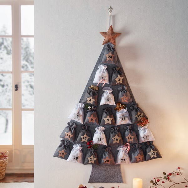 FRANK FLECHTWAREN | Adventskalender Tannenbaum, POLYESTER, BAUMWOLLE, 70 x 115 cm, Säckchen 12 x 13 cm, ohne Inhalt