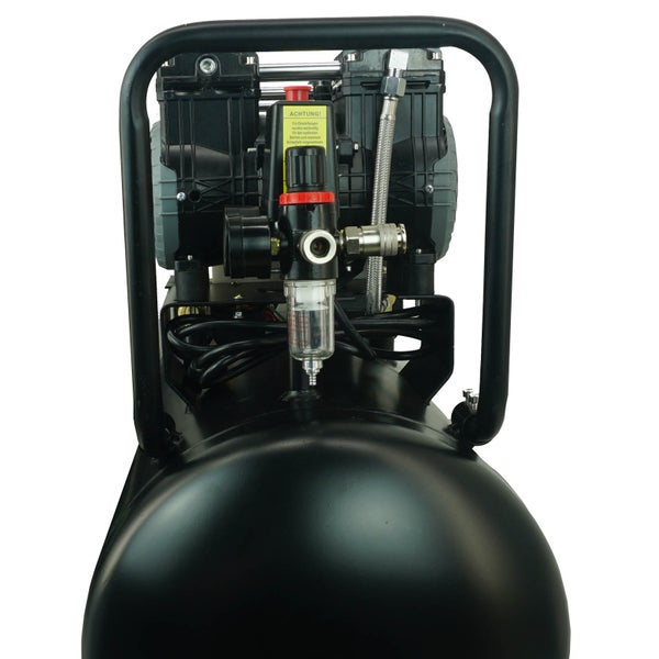 Luftkompressor mit schwarzem Druckbehälter, Manometer und Wasserabscheider.
