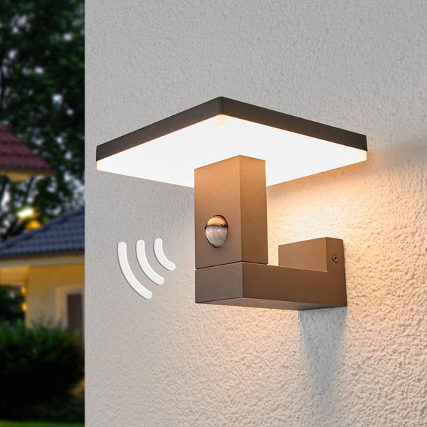 Lucande LED Wandleuchte außen Olesia mit Bewegungsmelder (spritzwassergeschützt (Modern) in Schwarz aus Aluminium (1 flammig, ) - Wandlampe für Außenwand/Hauswand Haus Terrasse und Balkon