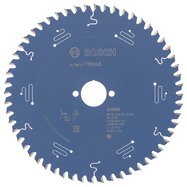 Bosch Mauernutfräse im Einsatz beim Schneiden von Beton