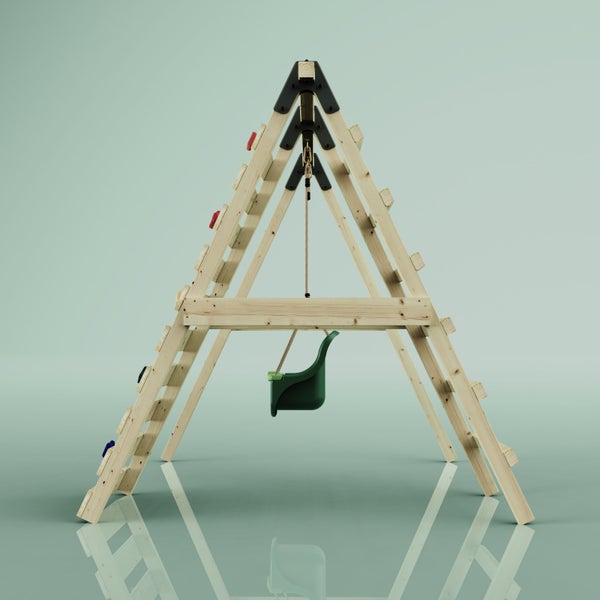 Klettergerüst aus Holz für Kinder mit einer Schaukel und einer Kletterwand mit bunten Griffen.