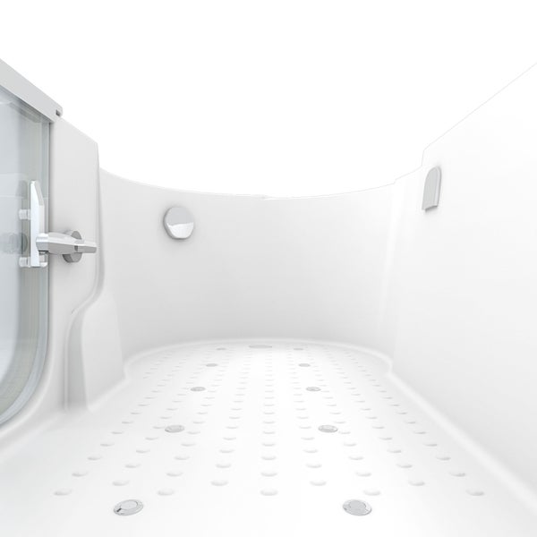 Innenansicht einer Whirlpool-Badewanne mit Düsen und Armaturen