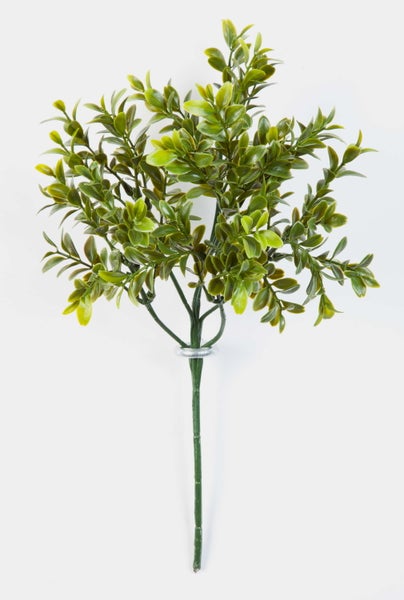 Künstlicher Buchsbaumzweig mit kleinen grünen Blättern aus Kunststoff für die Dekoration.