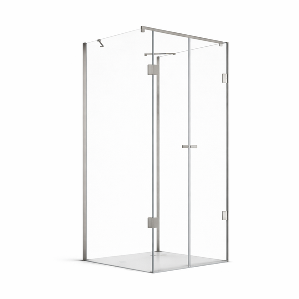 Eckduschkabine aus klarem Glas mit silberfarbenem Rahmen und zwei Pendeltüren.