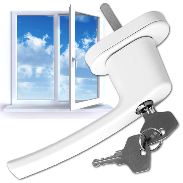 Fenstergriff mit Schlüssel vor einem Fenster
