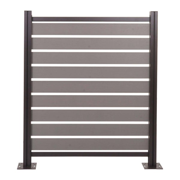 Sichtschutzzaun-Element mit horizontalen Lamellen und zwei Pfosten inklusive Bodenplatten.