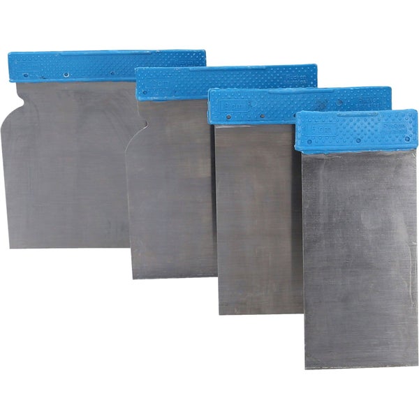 Vier Spachtel in verschiedenen Größen für Malerarbeiten