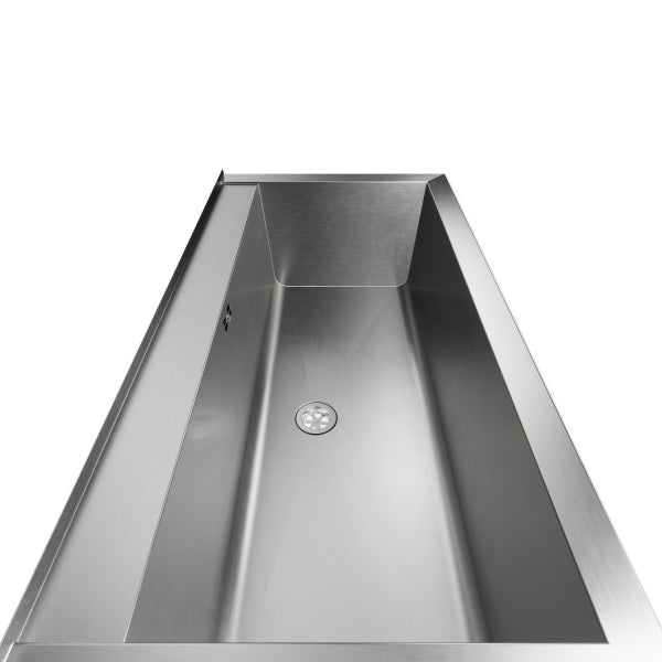 Küchenspüle aus Edelstahl mit einem Becken, Abfluss und Überlauf.