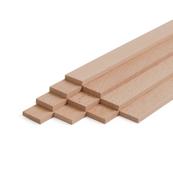 Holzleisten gestapelt