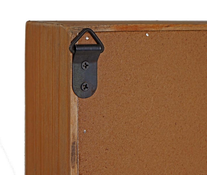 Detailansicht der Rückseite einer Holzbox mit Aufhängung