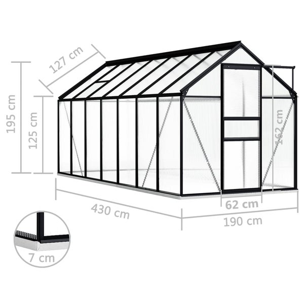 Gartenstuhl aus Polyrattan mit grauen Kissen