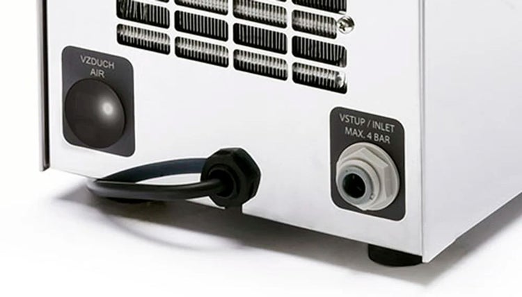 Detailansicht einer Zapfanlage mit Luftanschluss und maximalem Eingangsdruck von 4 bar