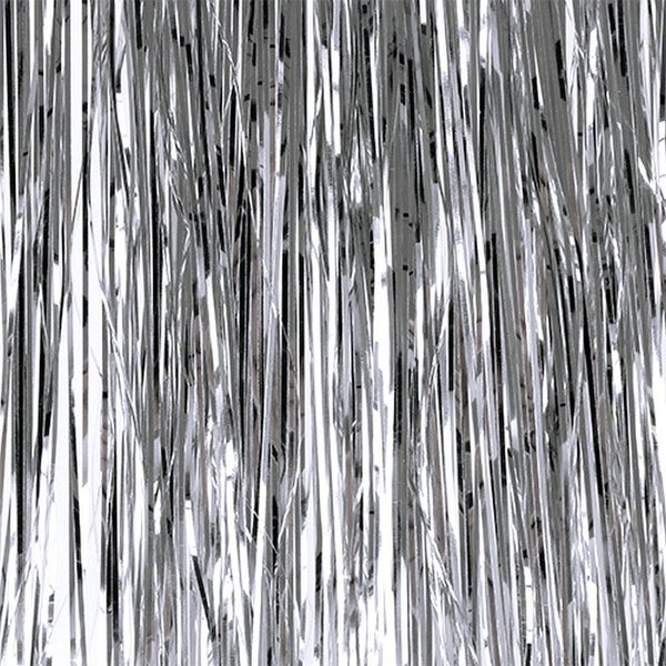 Silberner Lametta Vorhang für festliche Dekoration