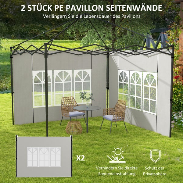 Zwei Pavillon-Seitenwände aus Polyethylen mit Fenstern, montiert an einem Gartenpavillon mit Sitzgruppe auf einer Rasenfläche.
