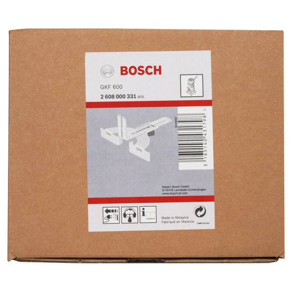 Nahaufnahme eines immergrünen Strauchs mit dichten grünen Blättern.