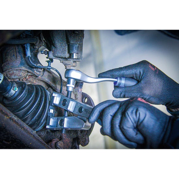 Werkzeug zum Ausdrücken von Traggelenken in Anwendung