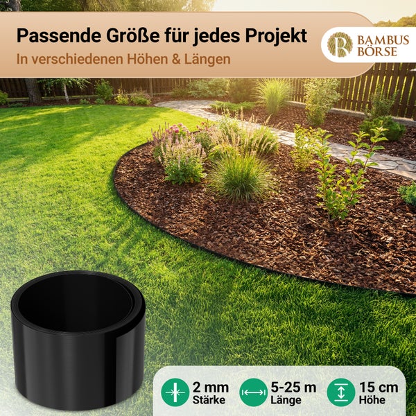 Schwarze Kunststoff-Rasenkante im Garten. Rolle, 2 Millimeter Stärke, 5 bis 25 Meter Länge, 15 Zentimeter Höhe. Bambus Börse Logo.