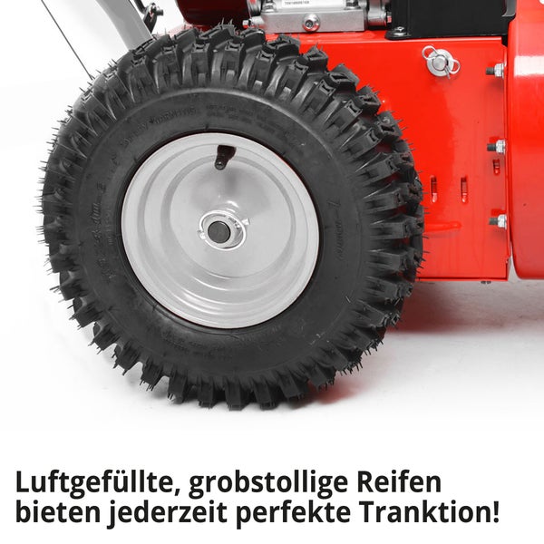 Grobstolliger Reifen einer Schneefräse für Traktion