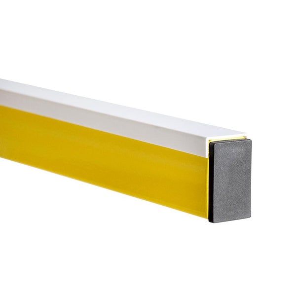 Wasserwaage aus Metall mit Endkappe