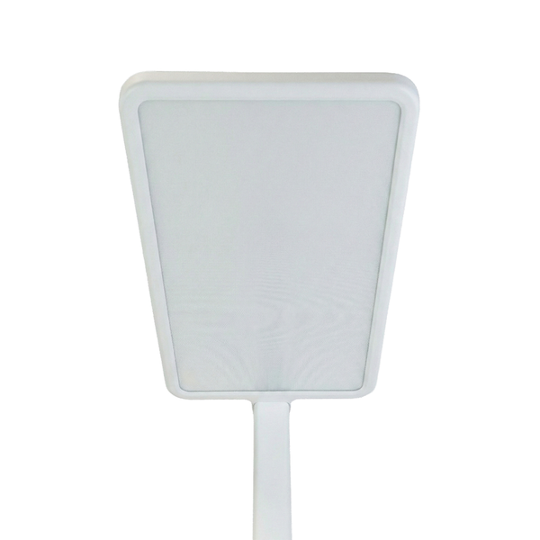 Rechteckiger LED-Leuchtenkopf einer Schreibtischlampe in Weiß mit diffuser Abdeckung.