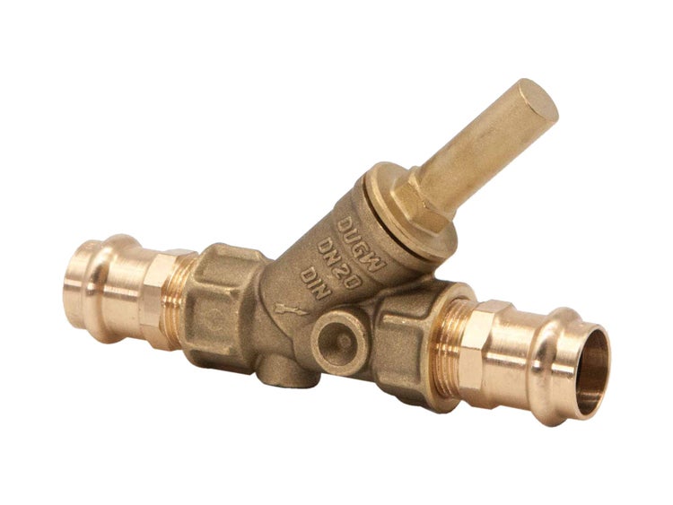Schrägsitzventil aus Messing mit Pressanschlüssen, Nennweite 20, DVGW-zertifiziert nach DIN-Norm.