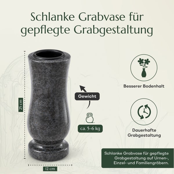 Schlanke Grabvase aus Stein mit einer Höhe von 25 Zentimetern und einem Durchmesser von 12 Zentimetern sowie einem Gewicht von 5 bis 6 Kilogramm.