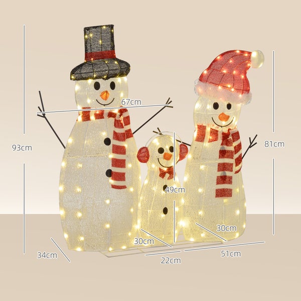 Dreiteilige beleuchtete Schneemannfamilie aus Drahtgeflecht mit Maßen 93 mal 67 mal 34 Zentimeter, inklusive Hüten und Schals.