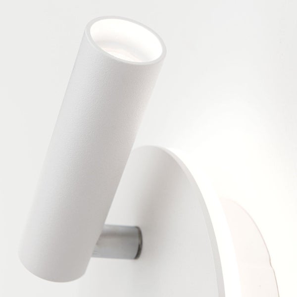Wandleuchte mit zylindrischem Spotkopf
