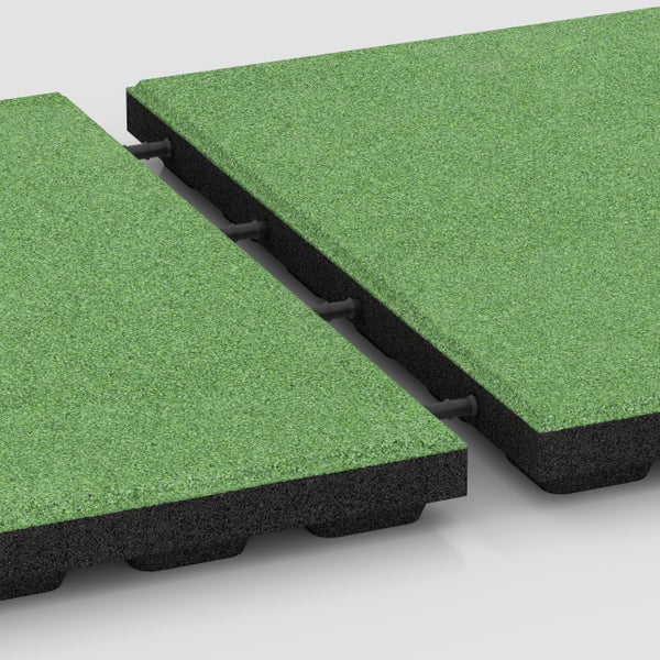 Zwei Fallschutzmatten mit Kunstrasenoberfläche und schwarzen Verbindungspins im Detail.