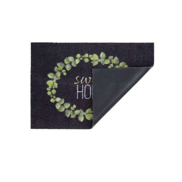 Fußmatte mit Eukalyptuskranz und dem Schriftzug 'Sweet Home'