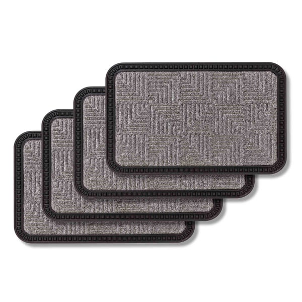 Drei Fußmatten mit geometrischem Muster und Umrandung