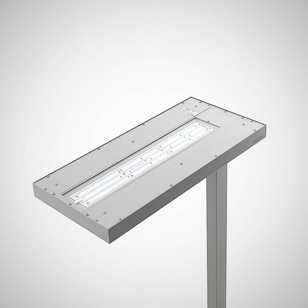 Arcchio LED-Stehleuchte für das Büro, rechteckiger flacher Kopf, grau, mit integrierten LED-Modulen.