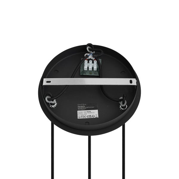 Detailansicht der Deckenbefestigung einer schwarzen Leuchte mit Kabeln und Befestigungsmaterial