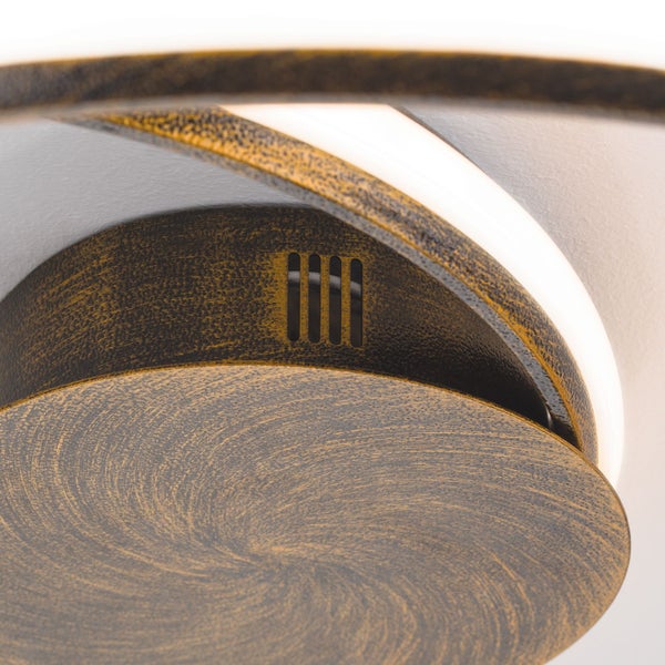 Nahaufnahme einer LED Deckenleuchte mit ringförmigem Design