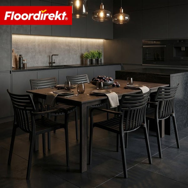 Esstischgruppe mit sechs Stühlen in moderner Küche