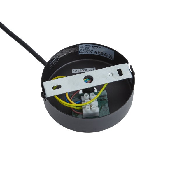 Innenansicht einer Pendelleuchte mit Kabel, Anschlussklemmen und Montagehalterung.