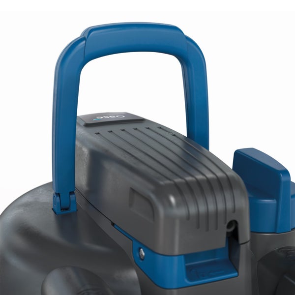 Oase Teichfilter FiltoClear mit blauem Tragegriff und anthrazitfarbenem Gehäusedeckel.