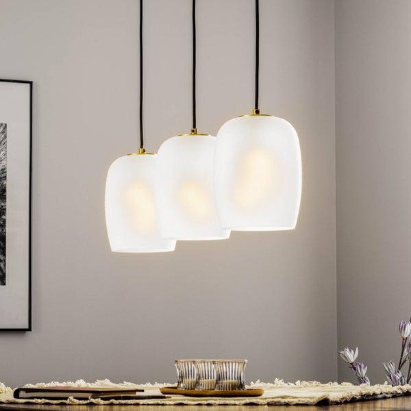 Wäschekorb aus Bambuslamellen mit Stoffeinsatz, Deckel und Seilgriffen.