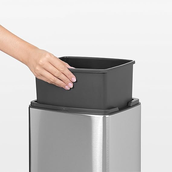 PROREGAL Robuster Wertstoffsammler Mit Einwurfklappe Für Restmüll Fahrbar 69 Liter HxBxT 105 x 45,5 x 45,5 cm Verzinkter Stahl Anthrazit