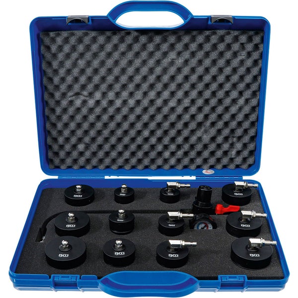 Kühlerdruckprüfgerät im blauen Koffer mit Schaumstoffeinlage