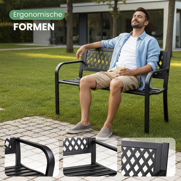 Schwarze Gartenbank aus Metall mit Gitterrückenlehne auf einem Balkon, geeignet für Balkon, Terrasse und Garten.