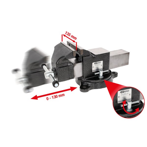 Werkbank Schraubstock mit einer Backenbreite von 135 mm und einer Spannweite von 0 bis 130 mm.